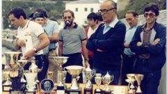 Calvo Sotelo entregando los trofeos del club de pirag&uuml;ismo Altru&aacute;n en Ribadeo