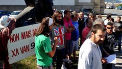 Trabajadores de Tecnymo en la entrada del astillero esta ma�ana