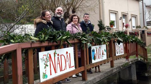 NAVIDAD, DECORACION NAVIDEÑA HECHA POR LOS VECINOS DE LA ALDEA DE A CROCHA