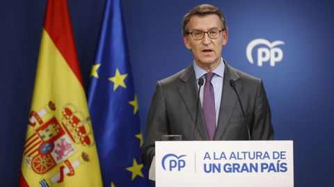 El presidente del PP, Alberto N��ez Feijoo, durante su declaraci�n de este viernes desde la sede de G�nova