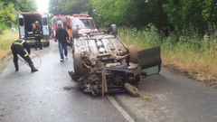 Intervenci�n del desaparecido GES de Becerre� en un accidente de tr�fico en Baralla