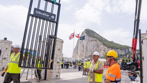 Acto de demolici�n de la Verja de Gibraltar