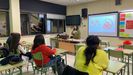 Taller de papel recortado en la Escuela Oficial de Idiomas de Ourense.