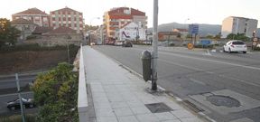 La autopista cuenta en la calle Buenos Aires con una entrada hacia el norte y una salida hacia Teis, pero no hay acceso a Vigo. 