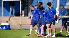 Jugadores del Oviedo en El Requex�n