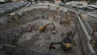 Excavaciones para la torre polivalente, el primer edificio del futuro Novo Chuac