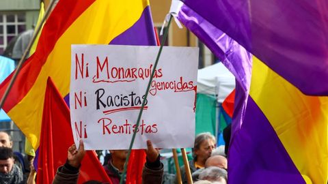 Protestas contra la monarqu�a y en favor de la vivienda coinciden en la entrega de los Premios Princesa