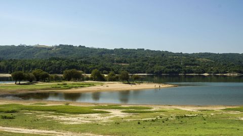 Embalse de As Conchas, en el concello de Bande.
