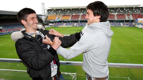 Fran Rico en Pasarn, en el 2008, cuando jugaba en el Pontevedra, con Dani Abalo, antes de un derbi con el Celta B