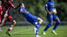Anina controla un bal�n en un partido del Real Oviedo femenino de la presente temporada