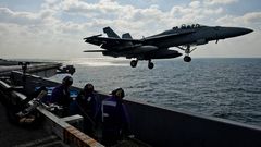 Portaaviones norteamericano en el Golfo P�rsico