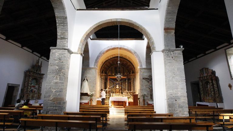 Una vista interior de la iglesia de San Salvador do Hospital, en el municipio de Quiroga