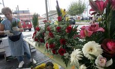 Hasta ahora, el mercado de las flores se situaba en los soportales del centro de salud. 