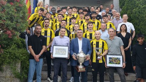 Imaxe da recepci�n oficial tributada onte polo Concello ao CD Ribadumia.