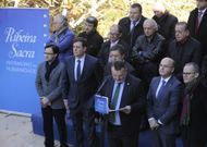 <span lang= es-es >El convenio</span>. Imagen del acto de firma del convenio de colaboraci�n para conseguir la candidatura a patrimonio de la humanidad, que se celebr� en San Pedro de Rocas en diciembre del 2013. 