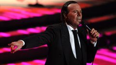 Julio Iglesias, durante un concierto, en una imagen de archivo