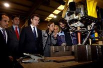 Feijoo y la secretario de Estado de I+D+i anunciaron la inversi�n en su visita al centro l�ser Aimen.