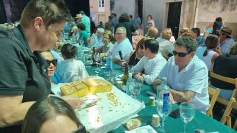 La bica cerró el menú de la fiesta gastronómica de Trives.