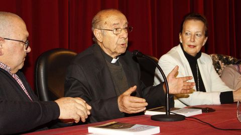 Carlos Méndez en la presentación de un libro en Monterroso en el 2018