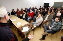 Sindicatos y productores se reunieron para organizar el seguimiento del paro en la zona.