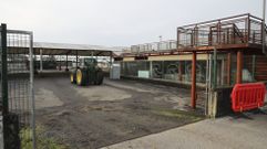 Terrenos del antiguo p&aacute;rking del pol&iacute;gono de Ordes, donde hace d&iacute;as superaron la ITV veh&iacute;culos agr&iacute;colas