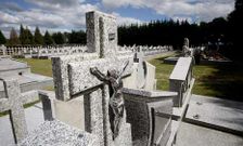 De las 4.092 plazas que tiene en la actualidad el cementerio de A Romea, solo hay libres 108.