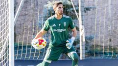 lex Cobo, portero titular del Compostela en la Tercera Federacin, encaj once goles en doce partidos