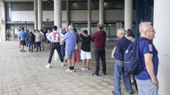 Cola para los abonos el pasado curso en A Malata