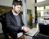 Adri�n Varela y el asturiano Joaqu�n Fern�ndez, a su llegada a la sede judicial lucense.