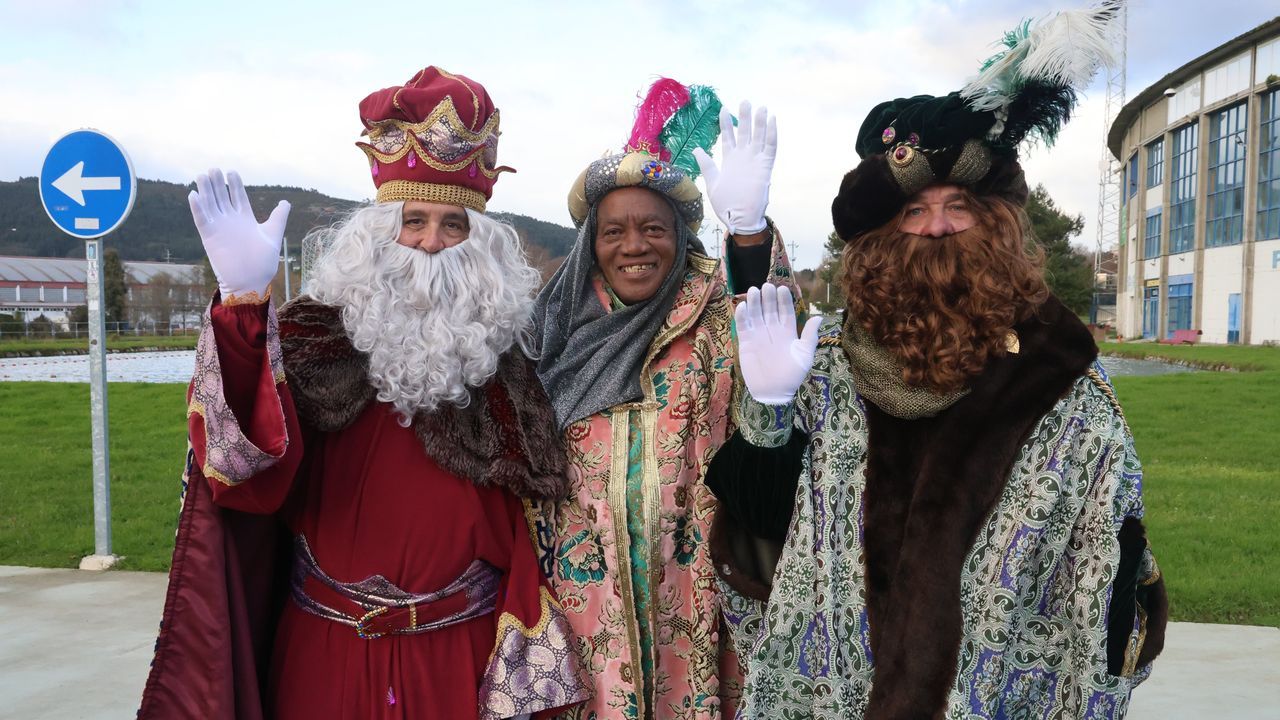 Las 14 cabalgatas para no perderse a los Reyes Magos en la ría, con pop coreano en Ferrol y un gran espectáculo en Narón