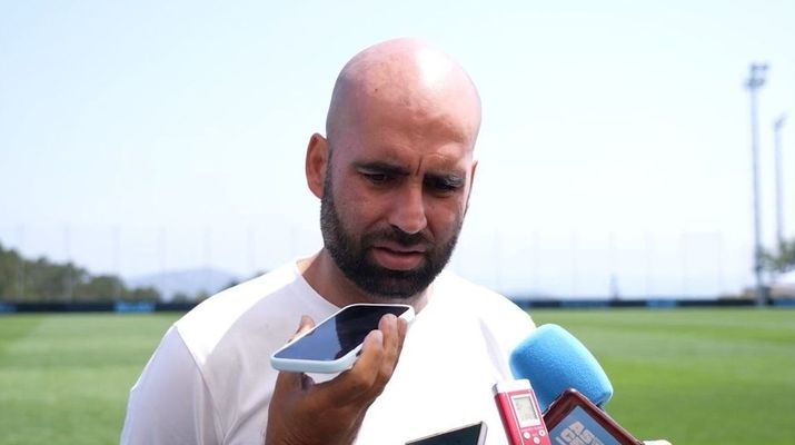 El entrenador del Celta, Claudio Gir�ldez, tras el partido ante el Acad�mico de Viseu.