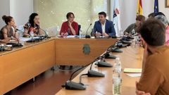 El sal�n de plenos acogi� el consejo escolar municipal.