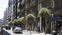 Edificio de la r�a do Progreso de Ourense en el que salen a subasta dos garajes embargados por la Seguridad Social