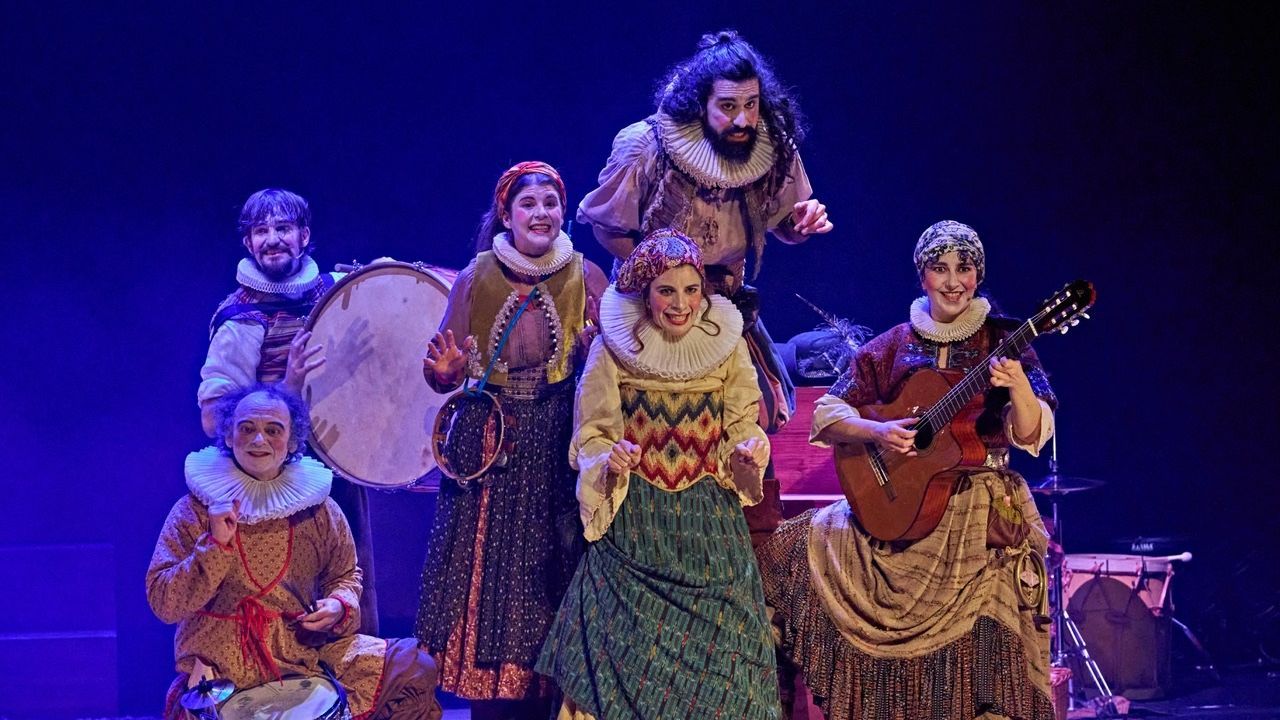 «Farra» llena el Auditorio de Galicia, en Santiago, de circo, música y humor