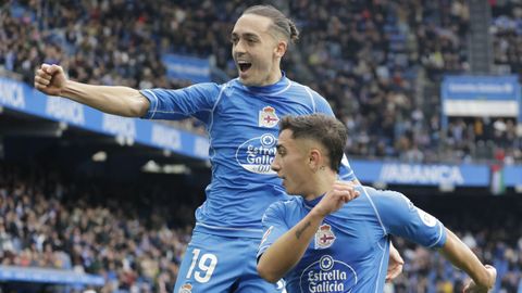 Luismi Cruz y Yeremay festejan el gol logrado en un saque de esquina frente al Ceuta