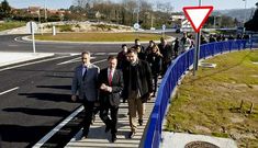 Agust�n Hern�ndez se acompa�� de cargos del PP para recorrer el tramo reformado.