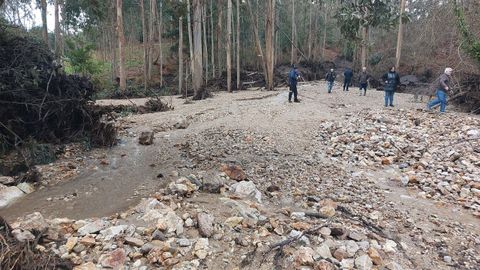 Revienta una balsa en Monte Neme y libera miles de toneladas de agua, piedras y lodo