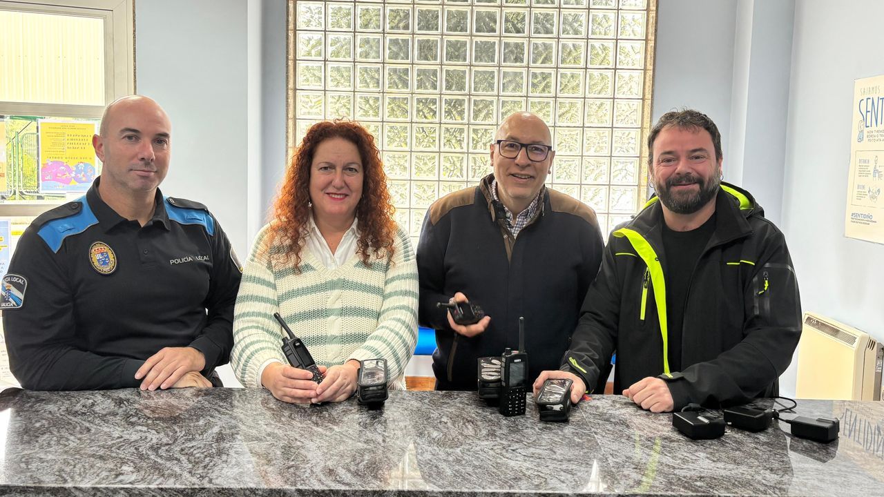 Barbadás adquiere equipos de comunicación para la policía local