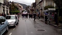 Un pasodoble ameniza la protesta de las preferentes de Gondomar