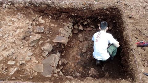 Los arque�logos se�alan que el recinto de Vilarello est� cercado por un muro mucho m�s ancho que los de los otros yacimientos de este tipo conocidos en la provincia de Lugo