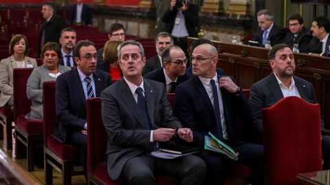 De izquierda a derecha, Forn, Romeva y Junqueras en el juicio por el desaf�o secesionista