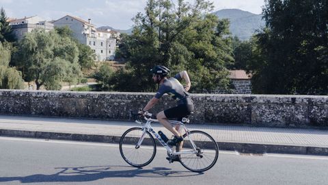 Edicin 2025 del triatln de Allariz, que tuvo que ser duatln por la suspensin de pruebas acuticas y nuticas debido a los incendios forestales.