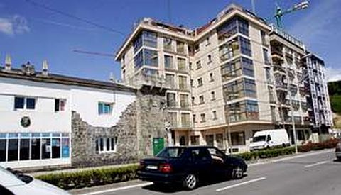 Sobre el edificio de Sada pesa una orden de derribo parcial.