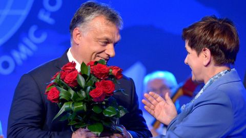 El h�ngaro Orbay y la polaca Szydlo lideran la rebeli�n de Visegrado contra la Comisi�n.