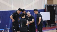 �scar Lata, en un entrenamiento con el Shandong.