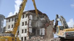 Demolici�n del antiguo cuartel de Xuvia
