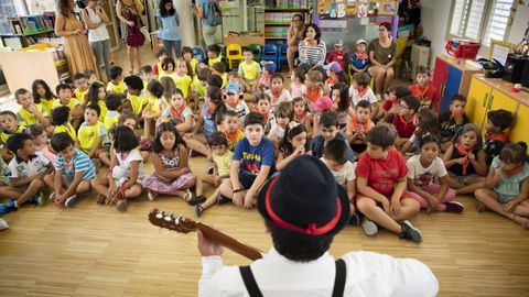 Actividad infantil en la biblioteca de A Ponte