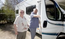 Los primeros campistas llegaron ayer a las instalaciones del R�a de Arosa en Oleiros. 