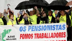 Manifestaci�n en Santiago de los emigrantes retornados.