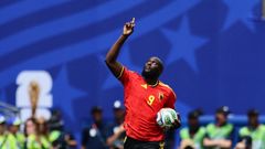 Lukaku, dedic�ndole a su fallecido padre uno de los goles que le marc� a Egipto.